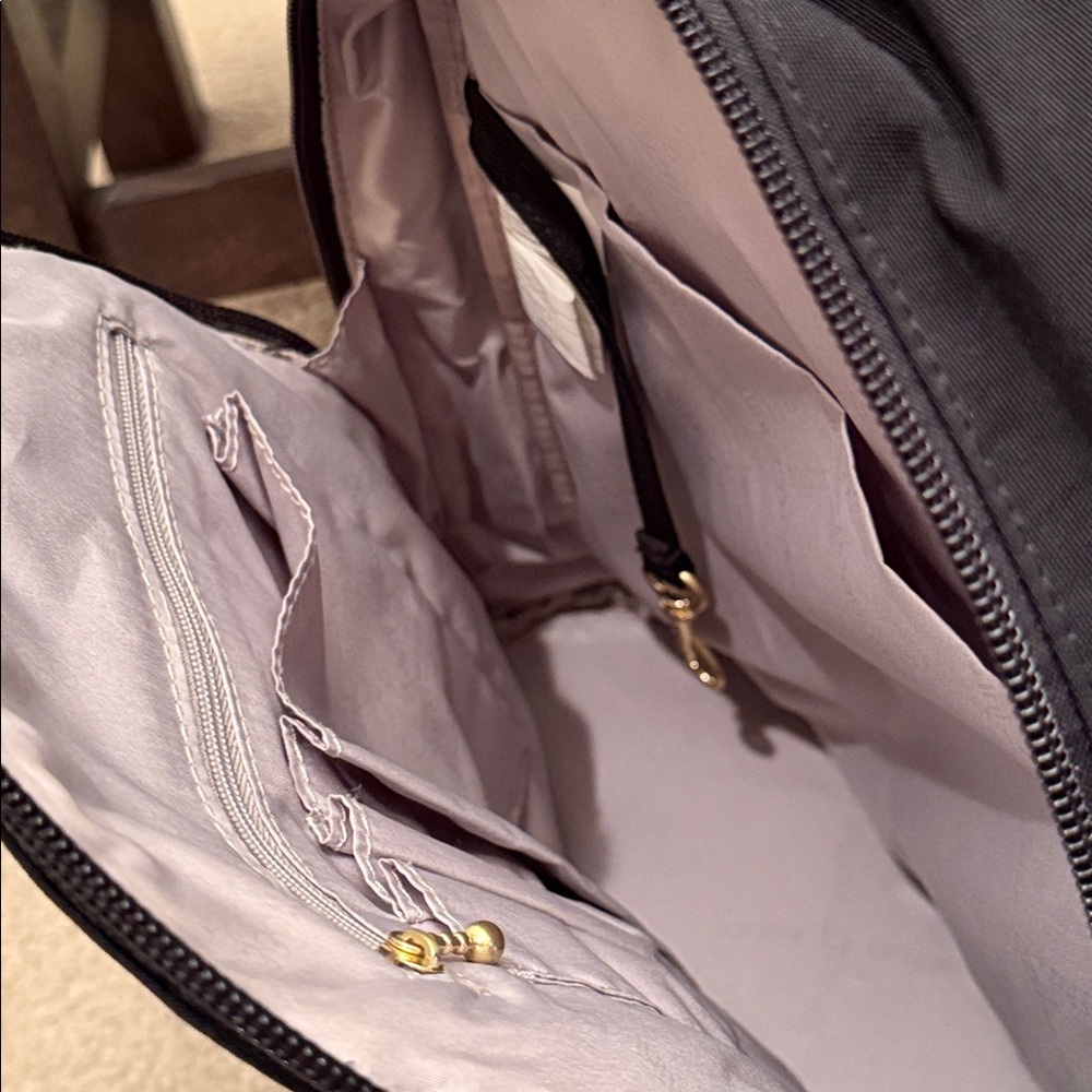 Bagallini Dallas Convertible Multifunction Backpack - Picture 10 of 15